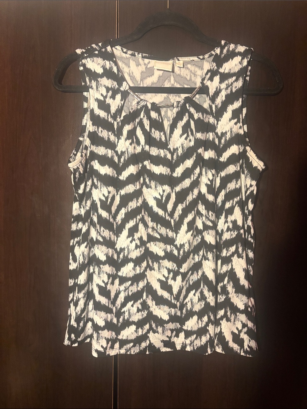 Zac & Rachel Black and White Sleeveless Printed Camisole